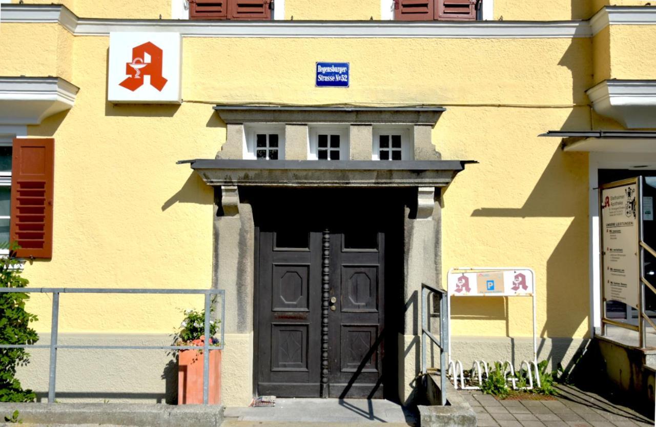 Apartment Black Billard L Loft Fuer 2-4 Personen L Wohlfuehlen In Altstadtnaehe Landshut