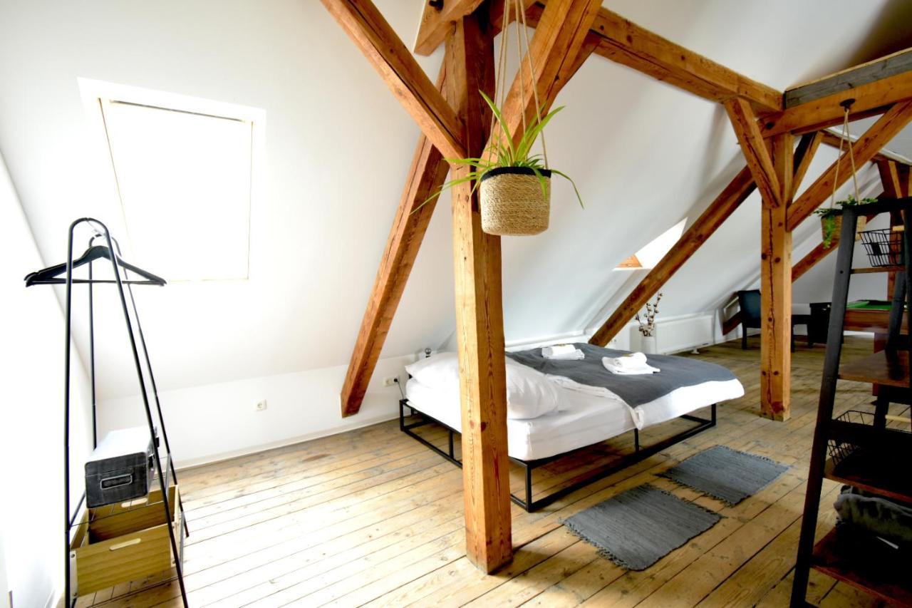 Black Billard L Loft Fuer 2-4 Personen L Wohlfuehlen In Altstadtnaehe Landshut