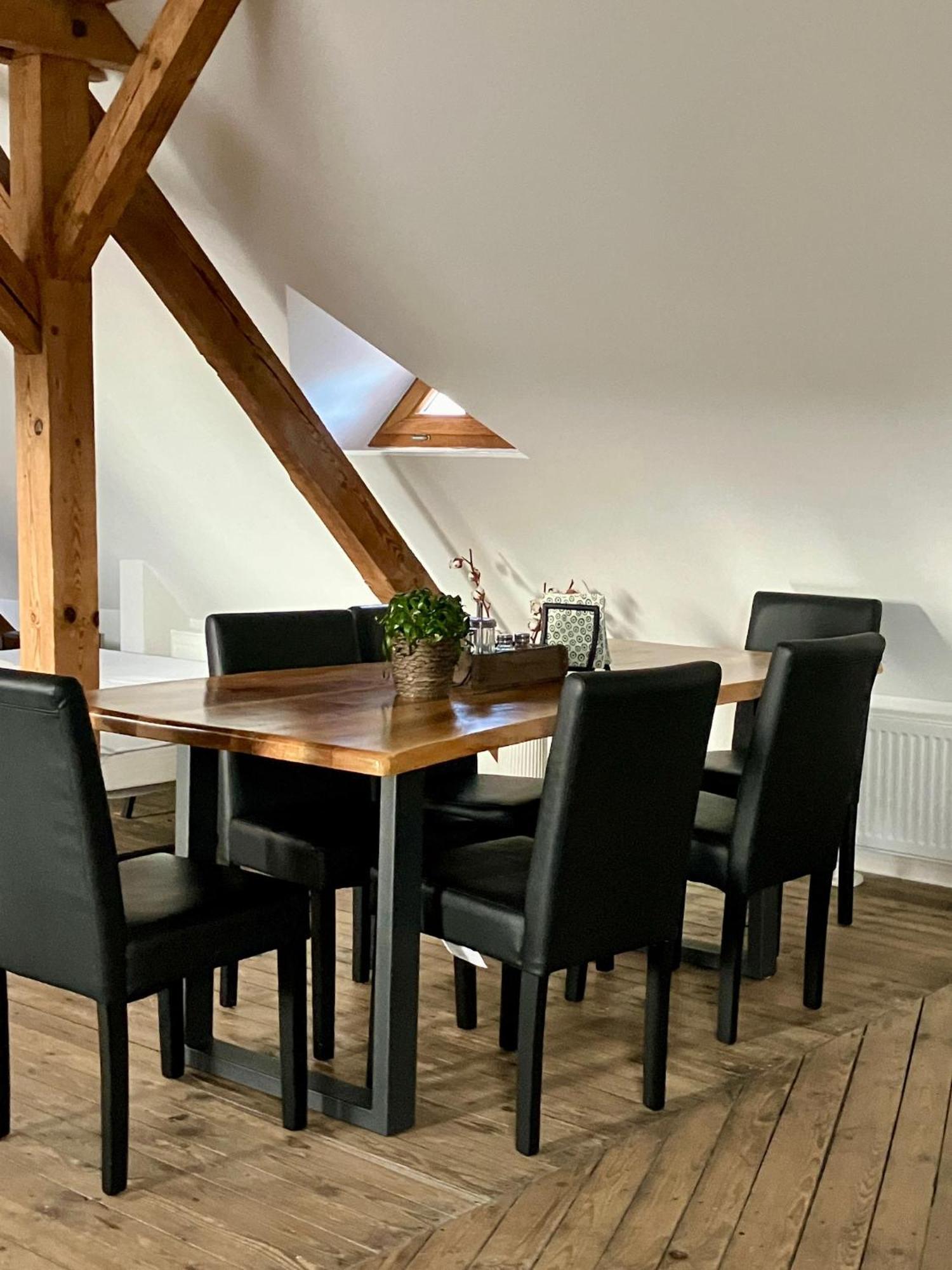 Apartment Black Billard L Loft Fuer 2-4 Personen L Wohlfuehlen In Altstadtnaehe *