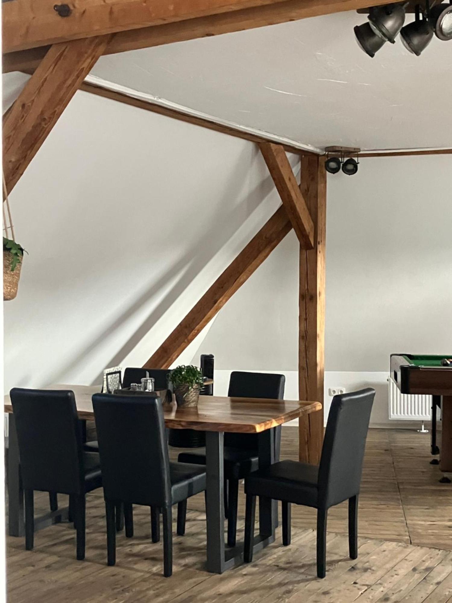 Apartment Black Billard L Loft Fuer 2-4 Personen L Wohlfuehlen In Altstadtnaehe Landshut